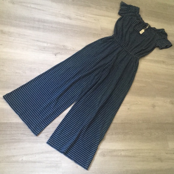 Max Studio Off The Shoulder Jumpsuit - Picture 5 of 12